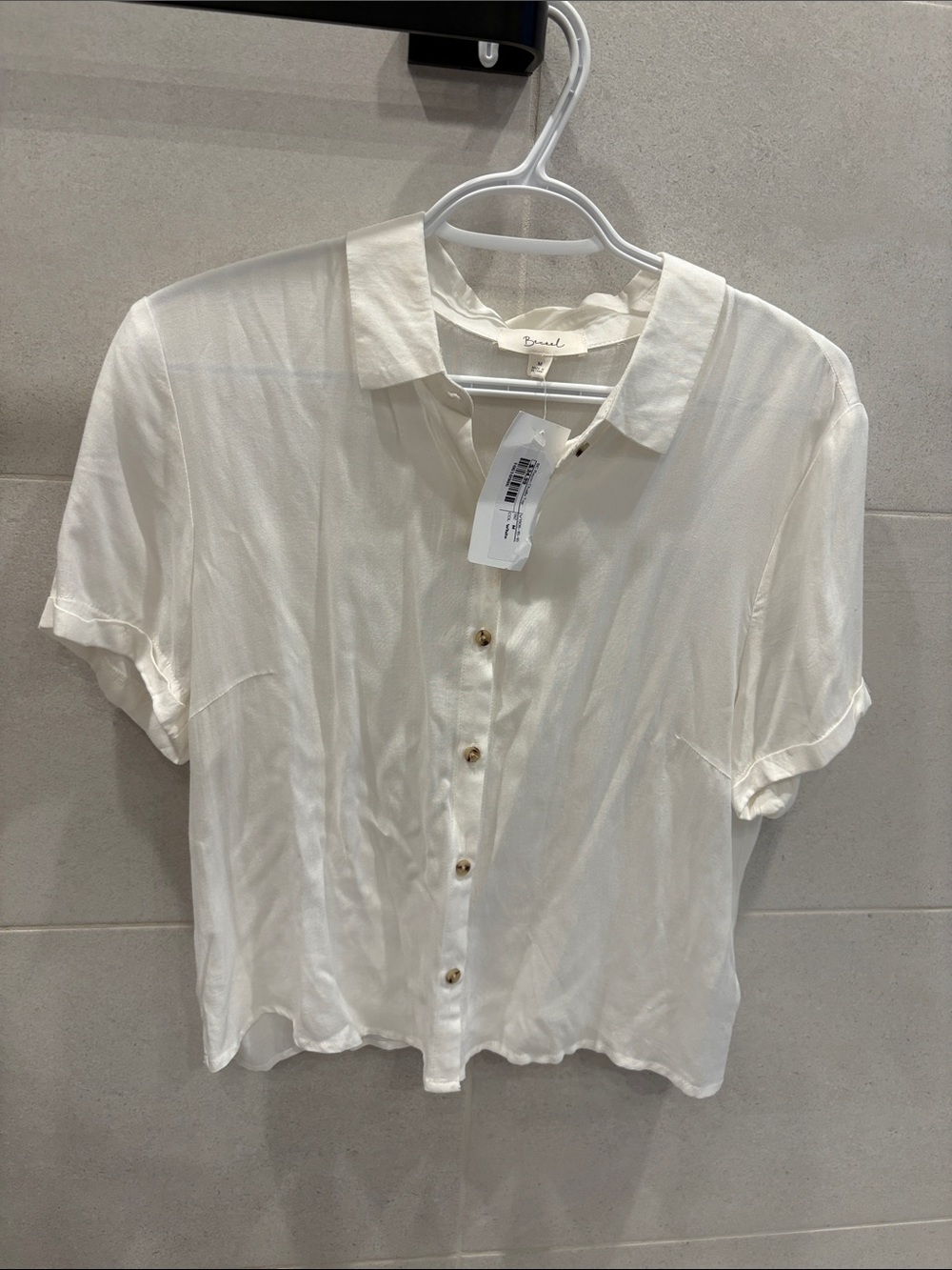 BNWT BE COOL Ivory Short-Sleeve Button Down Shirt